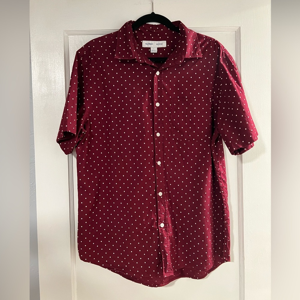 Old Navy Maroon Polka Dot Button Down Short-Sleeve Shirt